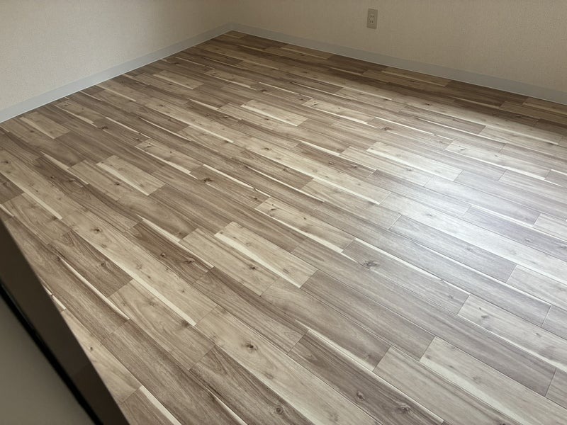 【内装リフォーム】手抜き施工を改善！見えない部分まで丁寧に仕上げた安心の床貼り工事（静岡市葵区千代田）