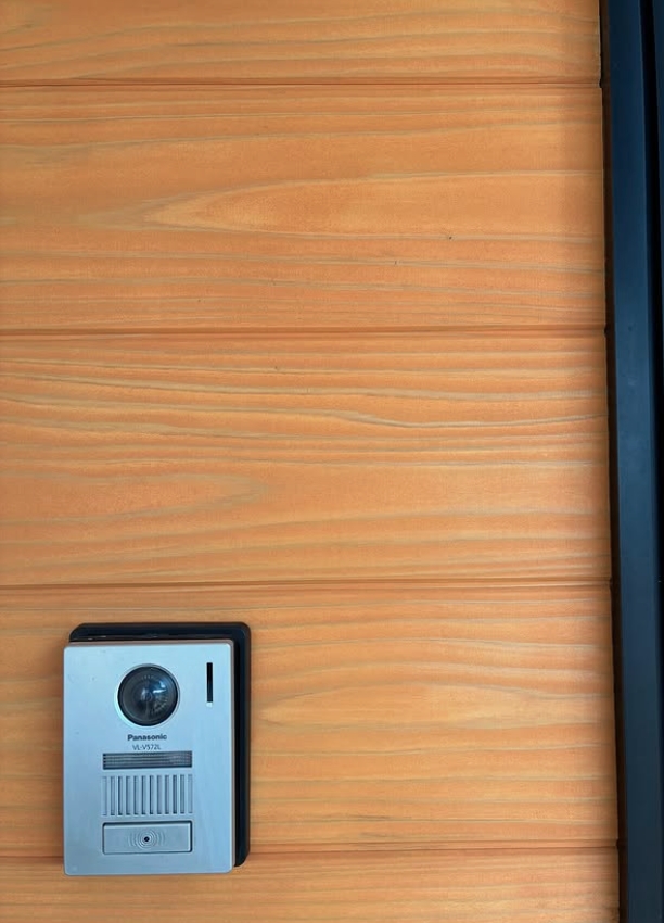 【外壁・屋根リフォーム】杉板張替えと高耐久塗装で住まいを一新！（静岡市清水区袖師）