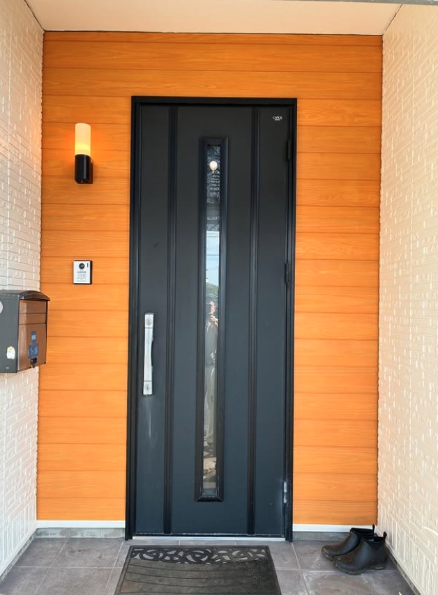 【外壁・屋根リフォーム】杉板張替えと高耐久塗装で住まいを一新!(静岡市清水区袖師)