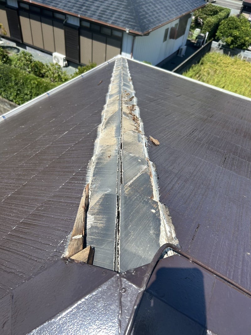 【屋根補修】棟板金の交換工事は腐食した下地が原因！（静岡市焼津市）